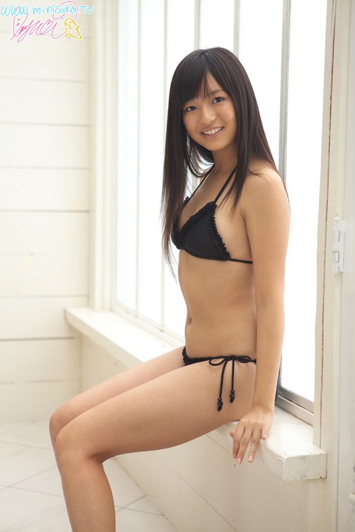 Japanese women in skirts