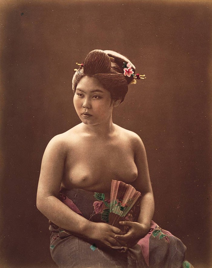 Naked Japanese in erotic poses
