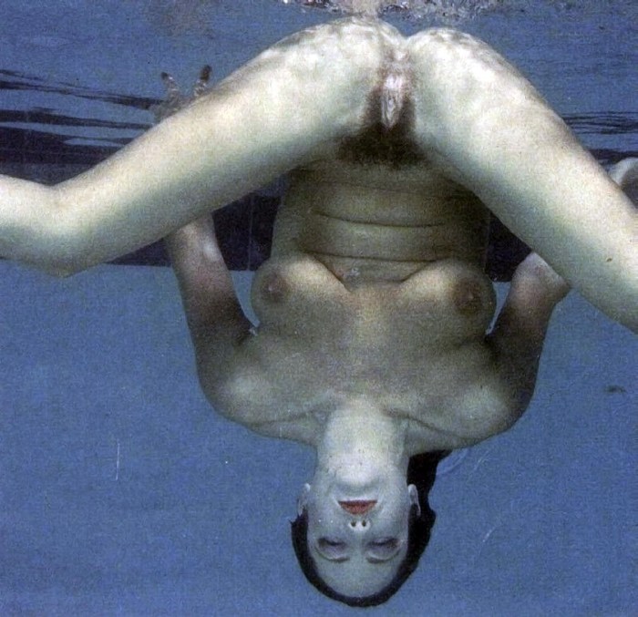 Big boobs under water