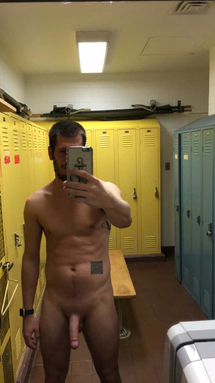 Fucking and Facial in the Gym's Locker Room