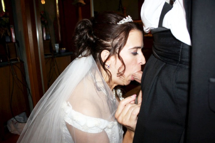 The bride in the veil sucks