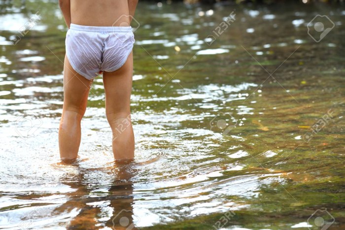 Girls without pants