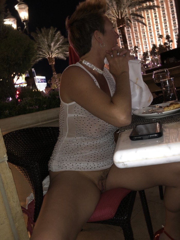 Mature Flaching Panties Upskirt in the Outdoor