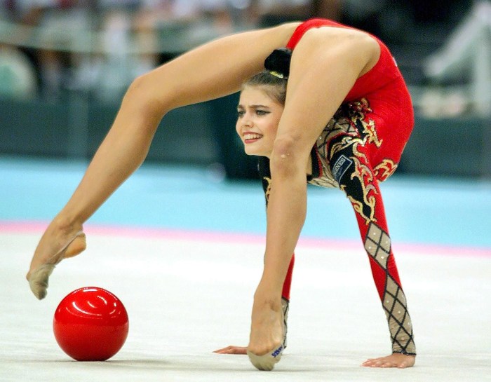 Alina Kabaeva rhythmic gymnastics