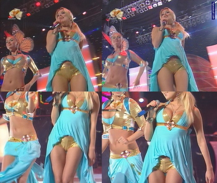 Ksenia Novikova at a concert