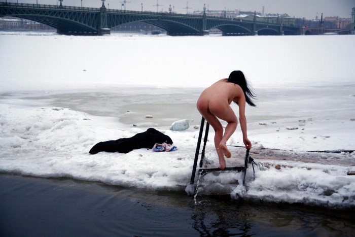 Anastasia Salchenko, Nudist walrus