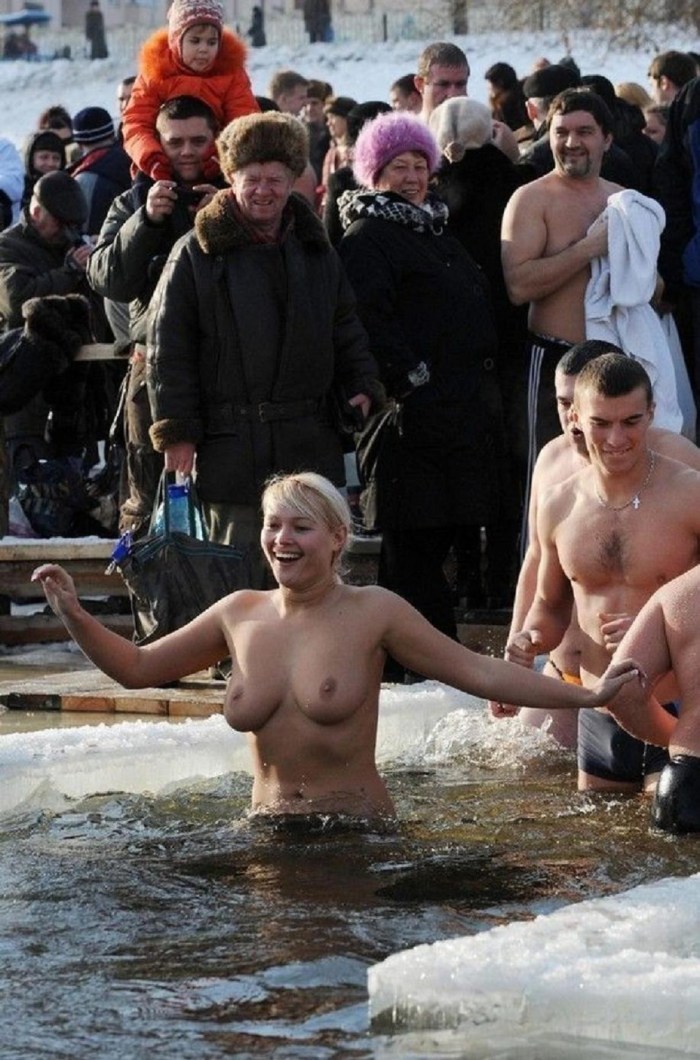 Naked women bathe in the hole