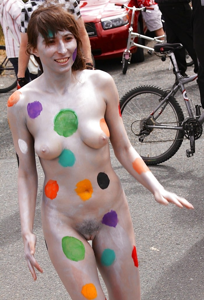 Bodiart girls in public
