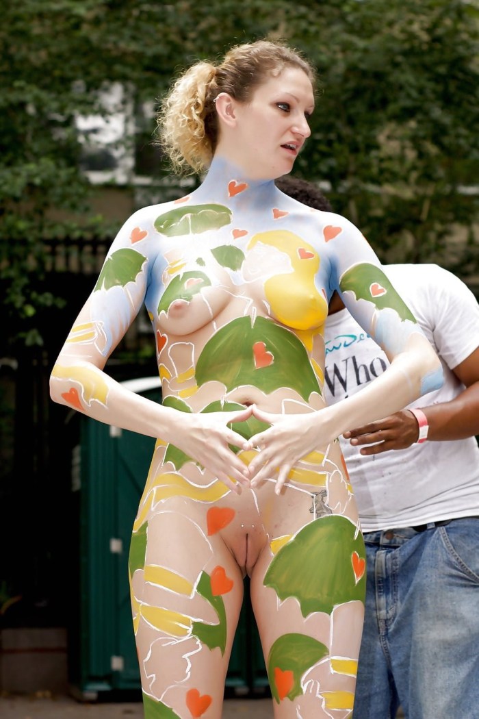Bodiart girls in public