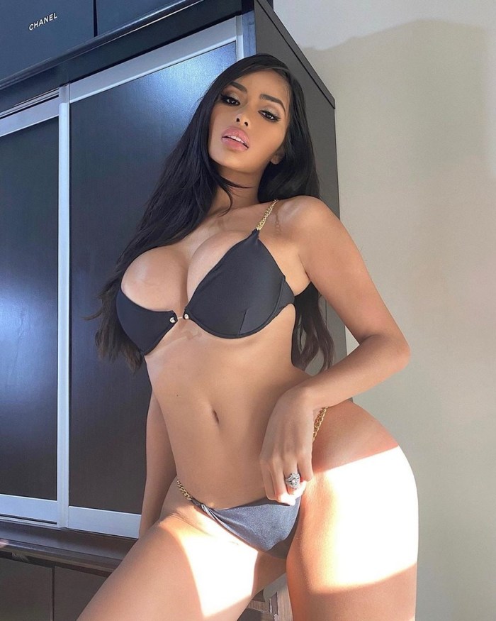 Naked Angela Castellano