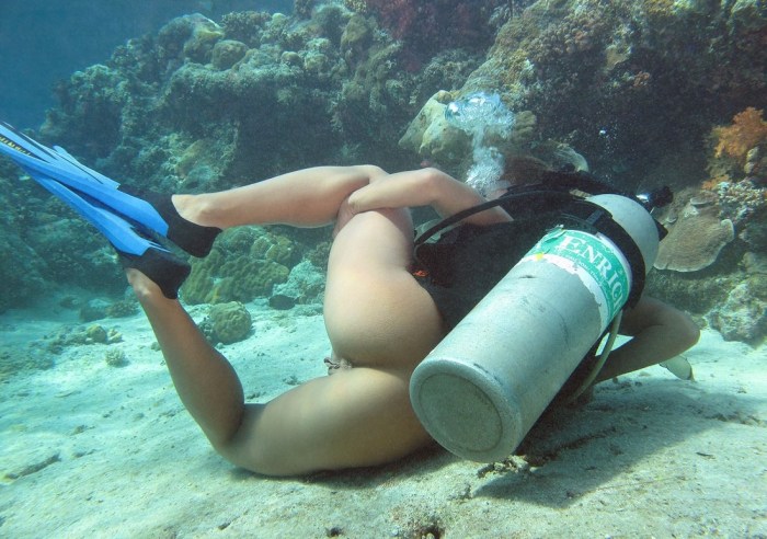 Nikki Thorne Naked Diving