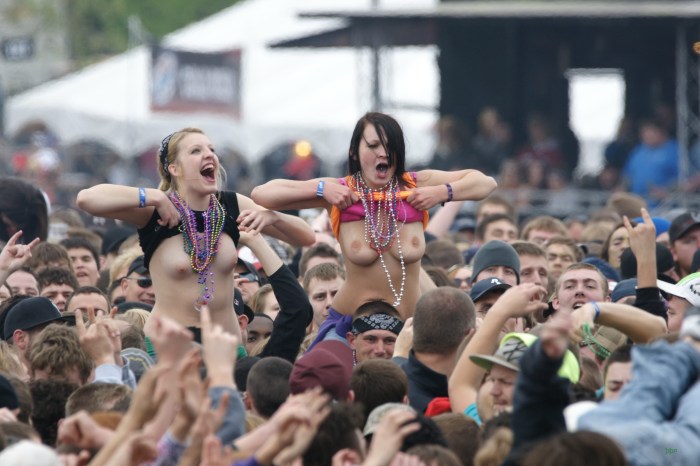 Naked boobs at rock concert