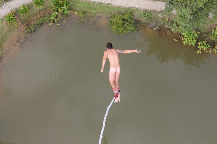 Jumping with tarzanka naked