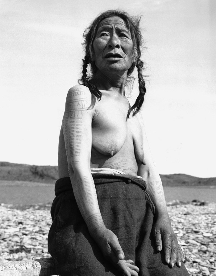 Naked Eskimos women