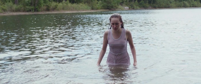 Alicia Debnam-Carry is naked