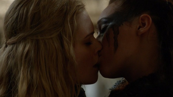 Alicia Debem-Cerry and Eliza Taylor Kiss