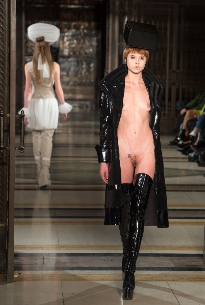 Naked Fashion Charlie Le Mind
