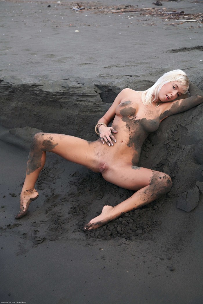 Naked women drown in mud